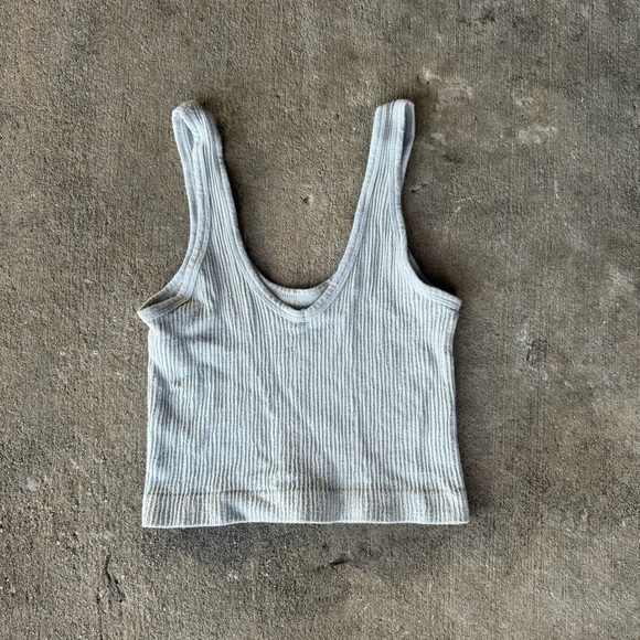 Urban Outfitters Drew Seamless Ribbed Cropped Tank Top Size M - Picture 3 of 4